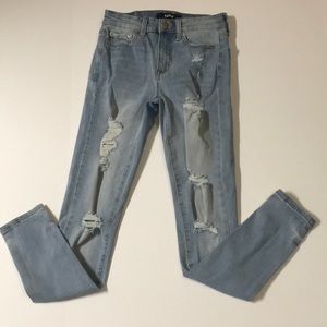 Aero High Rise Skinny Distressed jeans